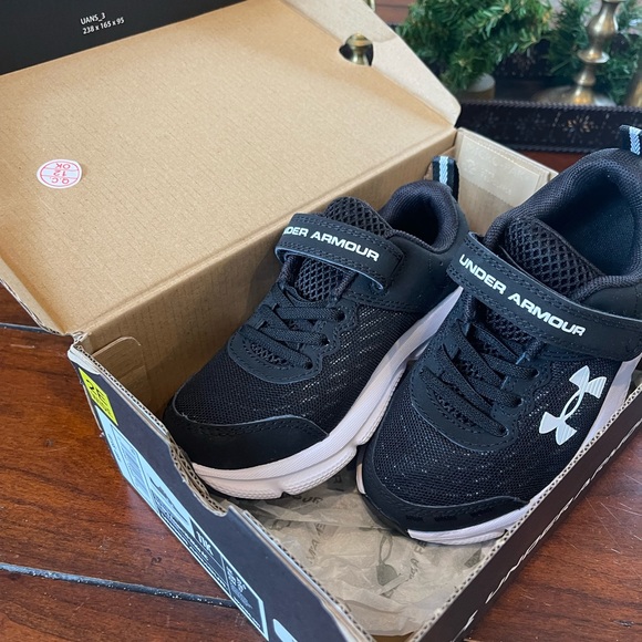 Under Armour NIB boys UA BPS  Assert 10 wide AC size 11k 2E wide - Picture 5 of 7